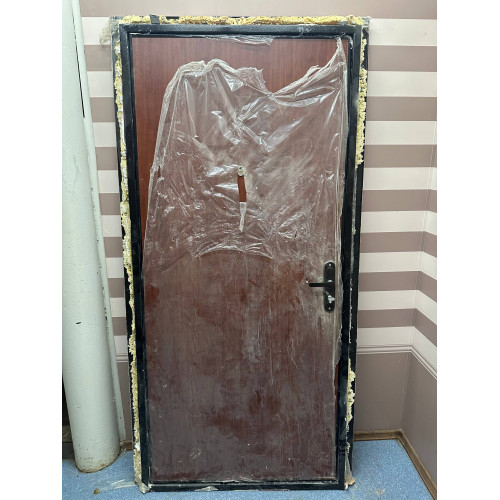 ДВЕРІ ВХІДНІ МЕТАЛЕВІ З МДФ НАКЛАДКАМИ 950х2050 мм. ПРАВІ (Б/У) ДВЕРІ ВХІДНІ МЕТАЛЕВІ З МДФ НАКЛАДКАМИ 950х2050 мм. ПРАВІ (Б/У)